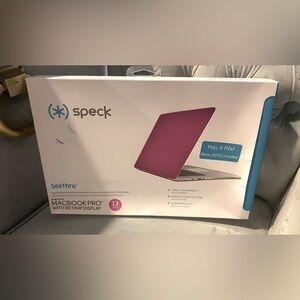 New Speck SeeThru MACBOOK PRO WITH RETINA DISPLAY 13 Inch